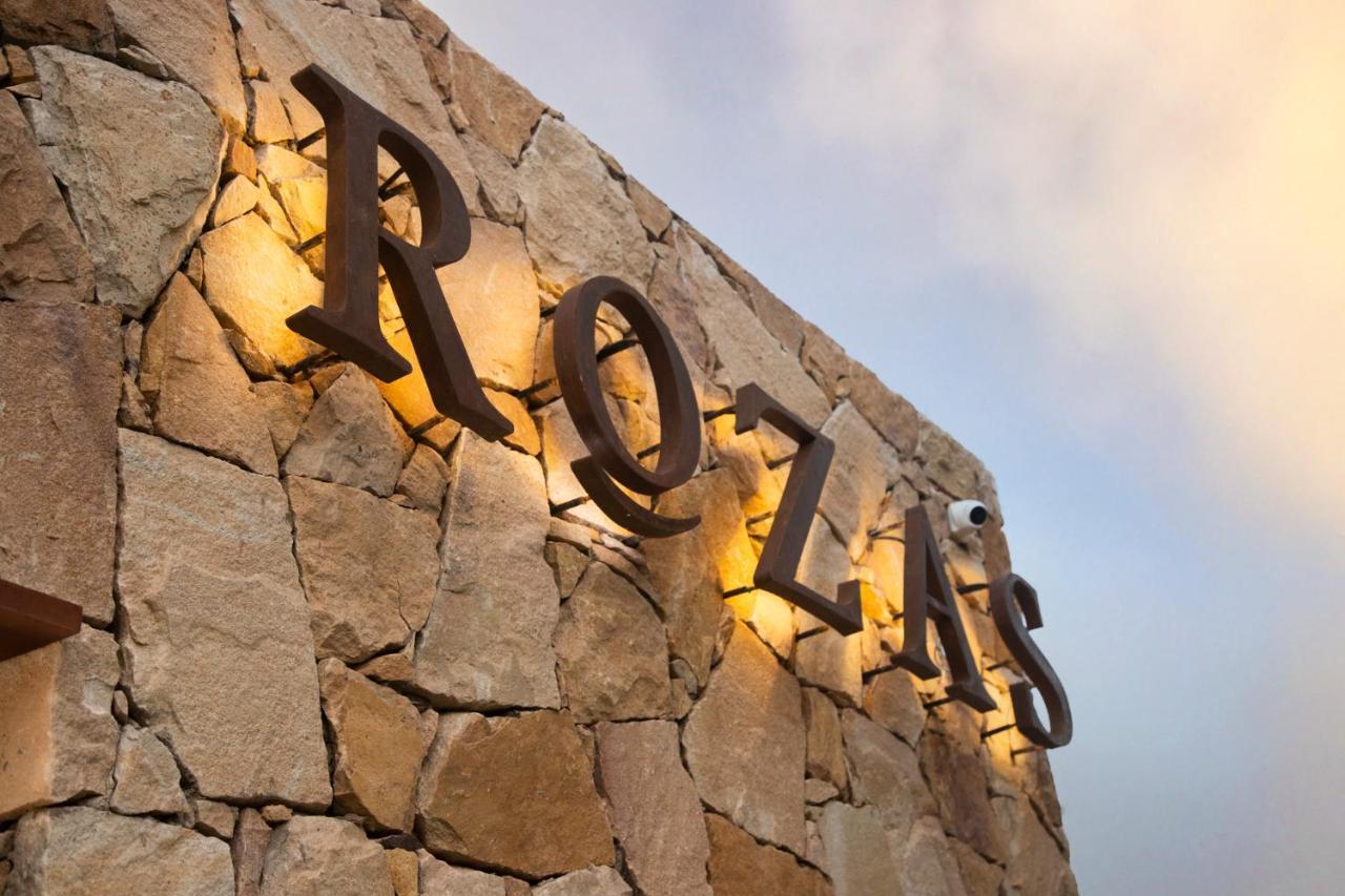 Rozas Apartahotel *