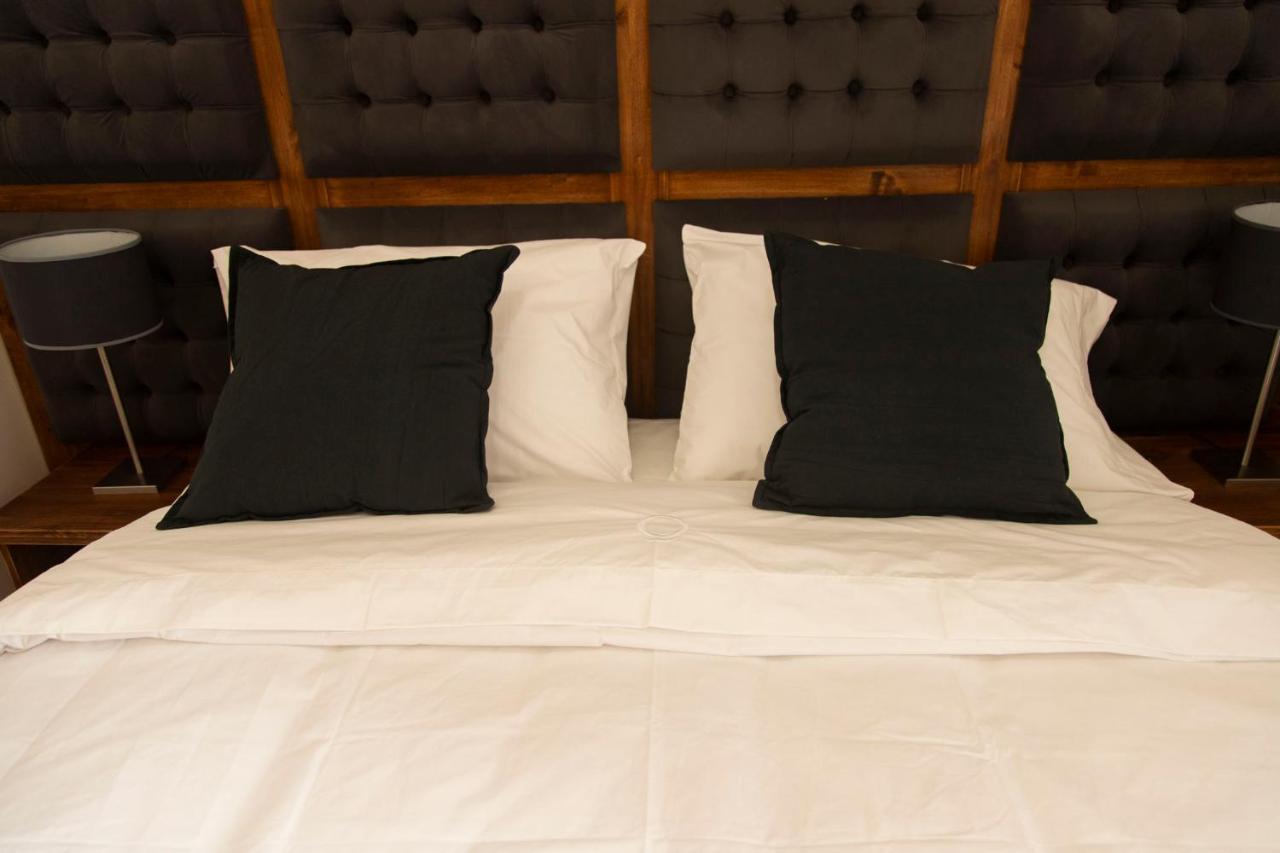 Rozas Apartahotel *
